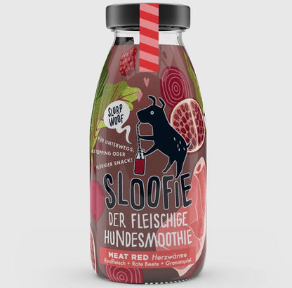 Hondensmoothie met rund, vleesbouillon, framboos, rode biet en granaatappel, geschikt als topping of verkoelend hondenijsje.