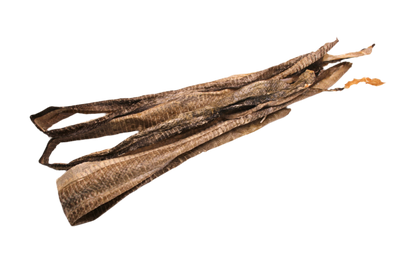 Kabeljauwhuid voor honden van 100% kabeljauw, een natuurlijke vissnack met stevige ruwe structuur en omega 3 vetzuren.
