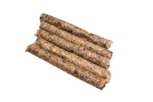 Zalmsticks voor honden van circa 14 cm, gemaakt van 100% vis met een stevige ruwe structuur en omega 3 vetzuren.